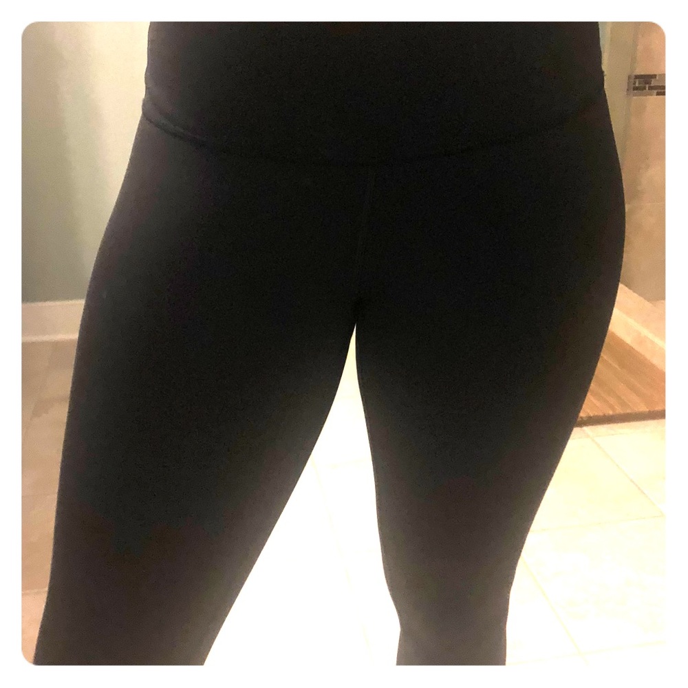 Black lululemon Wunder Under Tights size 6